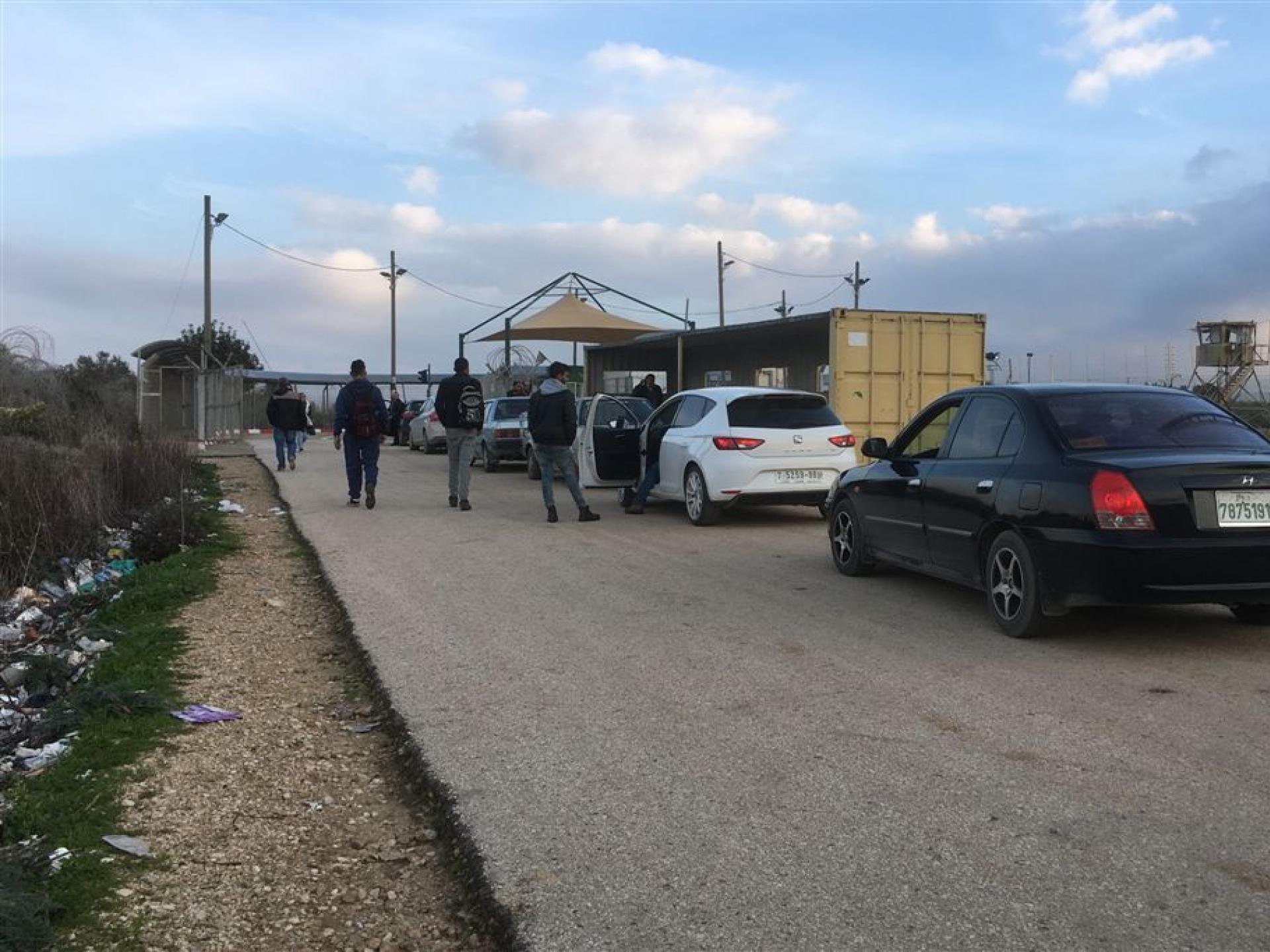 מחסום טורה: המחסום תקוע. אחרי 3 שעות הרכבים נשלחו לעבור במחסום ברטעה