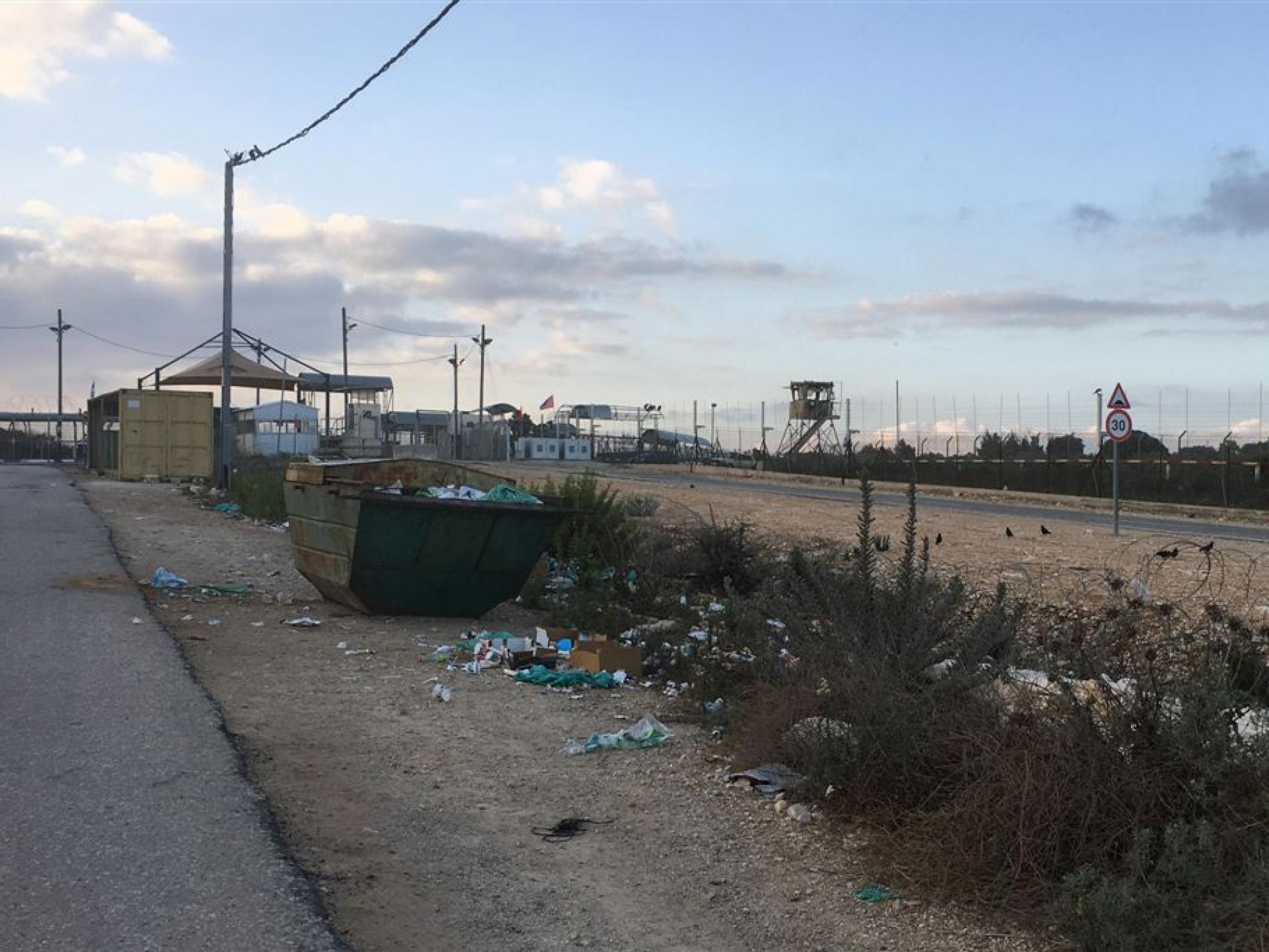 IDF garbage at Tura  Shaked Checkpoint