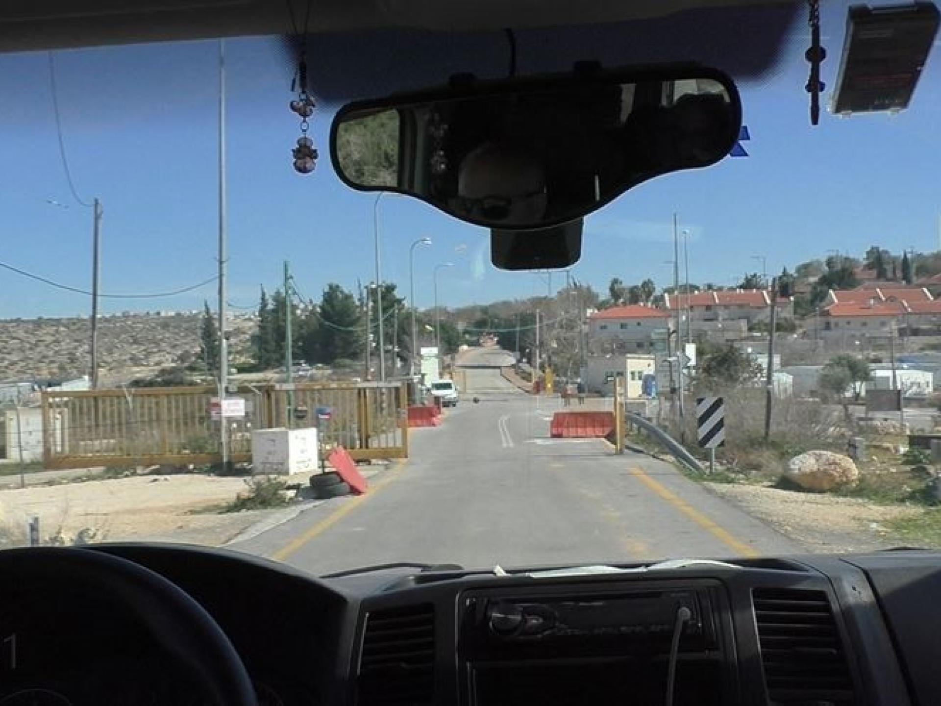 Highway 450: another apartheid checkpoint against Palestinians