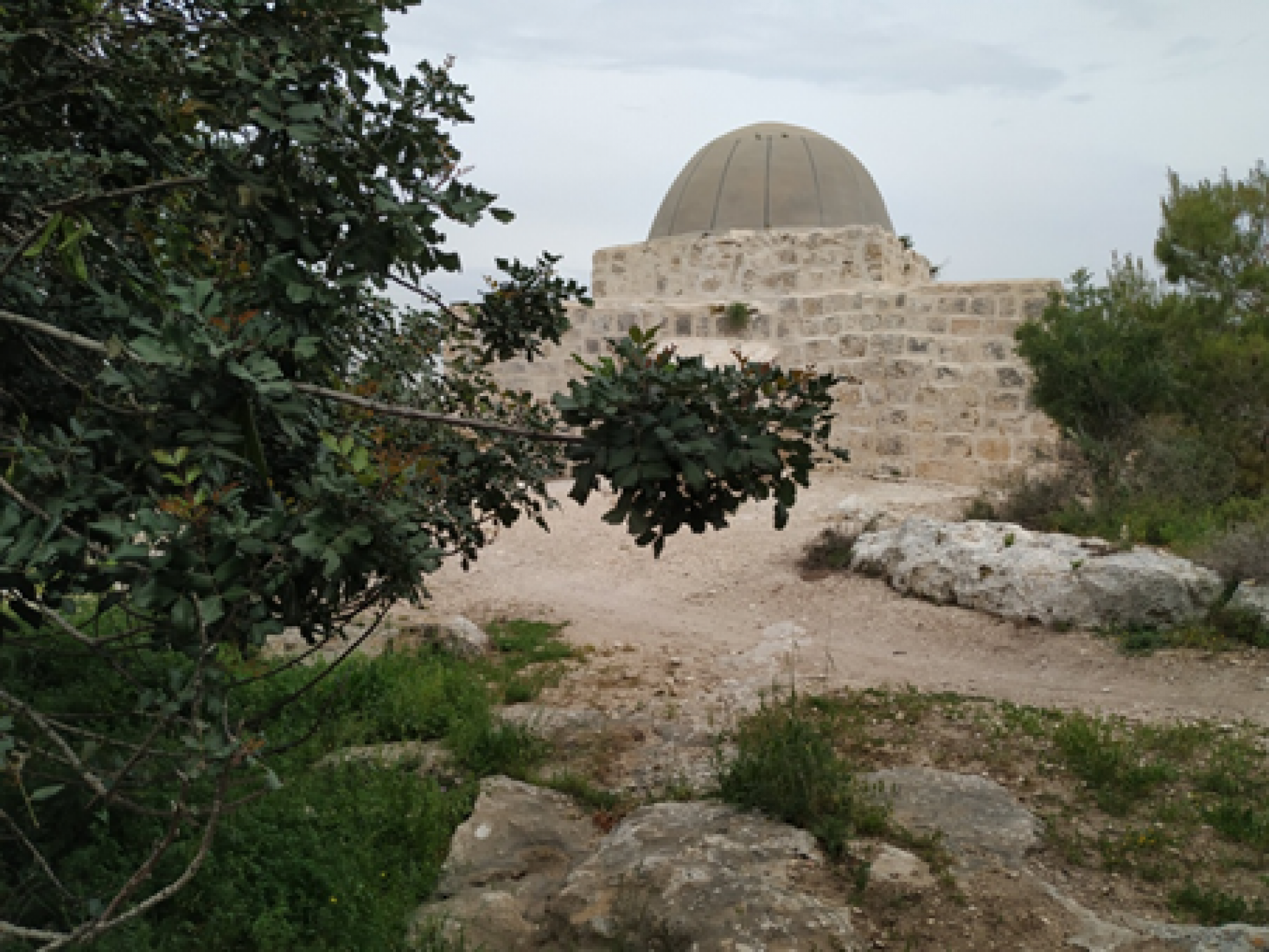 Makam Ibn Jebel in Canada Park, well kept