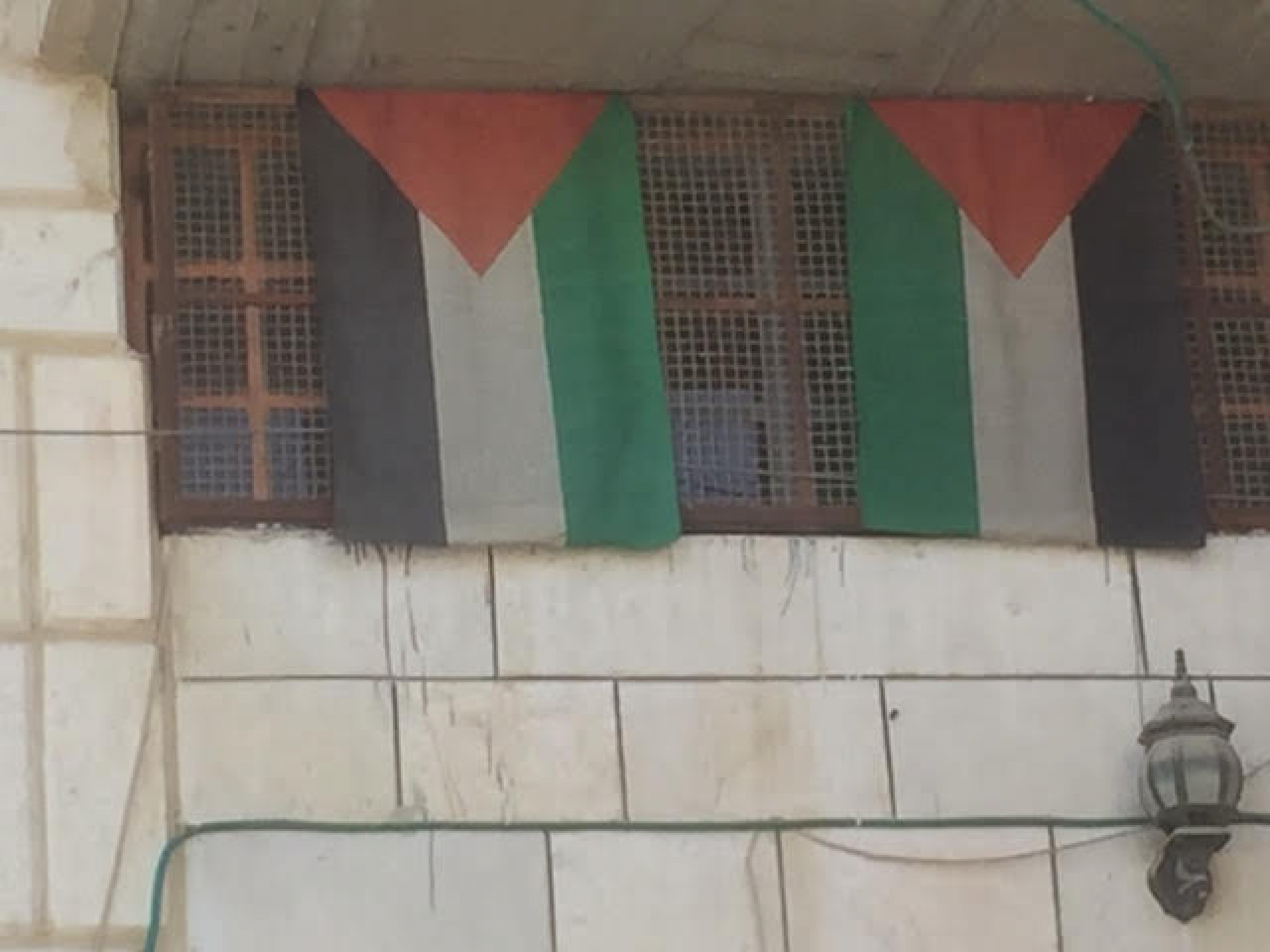 הדירות בבית המכפלה השייכות לפלסטינים