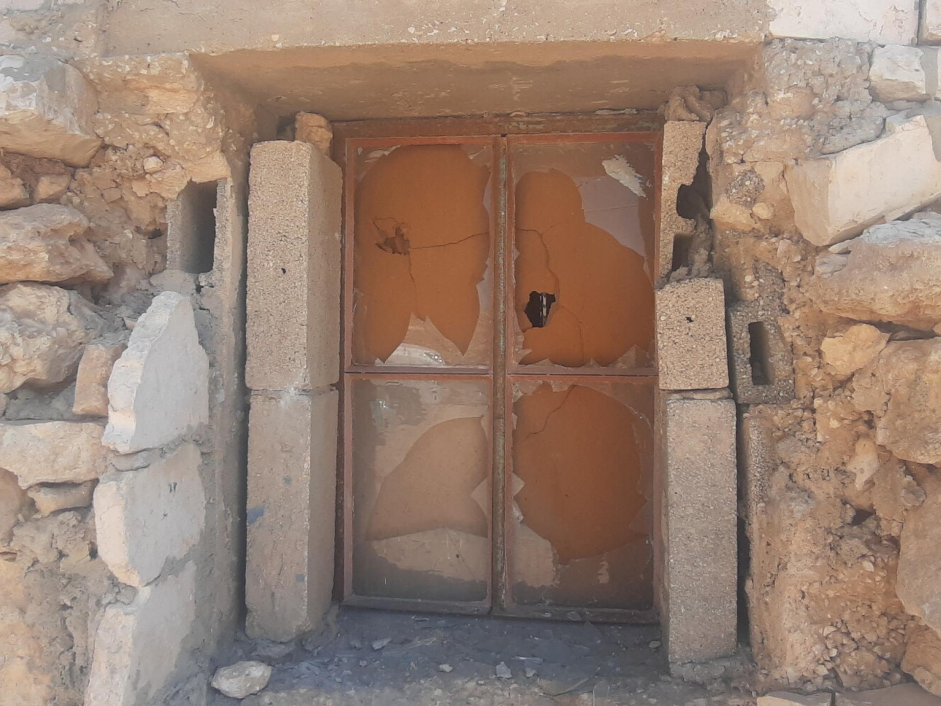 מופקרה - דלת בית אחרי הפוגרום