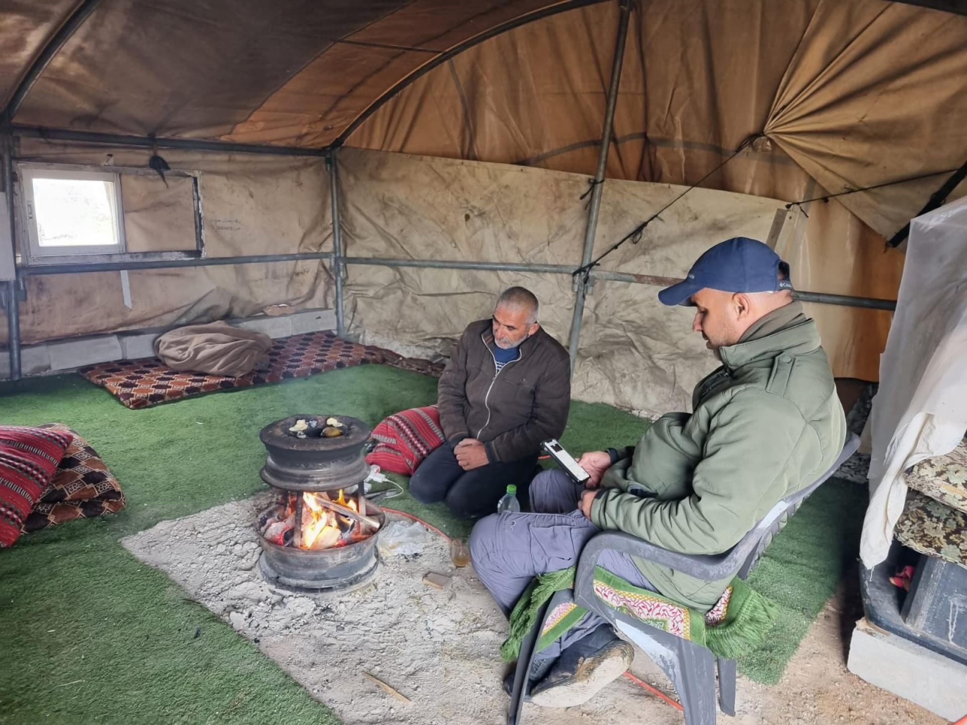 שעב אל-בוטום - באוהל של אבראהים ג'בארין שהקים לאחר הריסת ביתו בפעם השלישית
