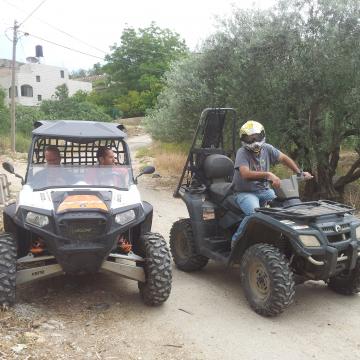 15.05.14 Armed Israelis on buggies in Burin חמושים ישראלים על טרקטורונים בבורין