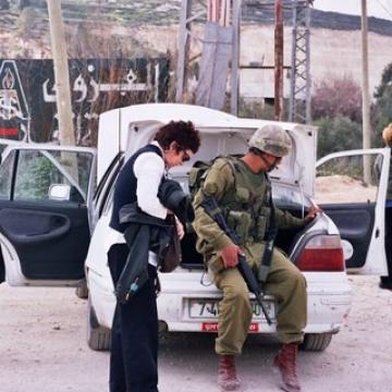 Beit Iba checkpoint 15.02.04