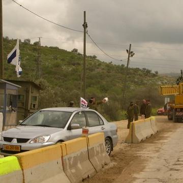 Deir Sharaf/Haviot checkpoint 15.03.09