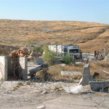 Wadi Nar/The Container checkpoint 28.05.2003