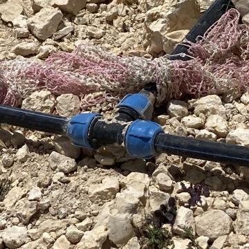 דרום הר חברון: מי 'טיפל' בצינורות המים של הפלסטינים?