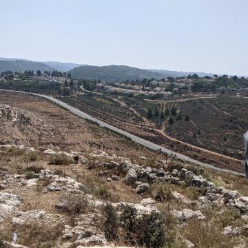 הכביש בעמק שבין חלמיש לנבי סאלח 