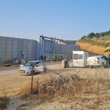 חומת ההפרדה במחסום עאנין
