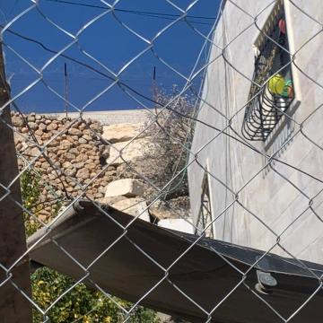 דרום הר חברון - רשתות על חלונות הבית