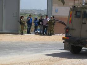 לא נותנים לעבור