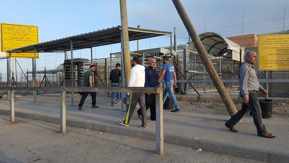 16.6.16 Barta`a c.p surprisingly empty. Ramadan.jpg