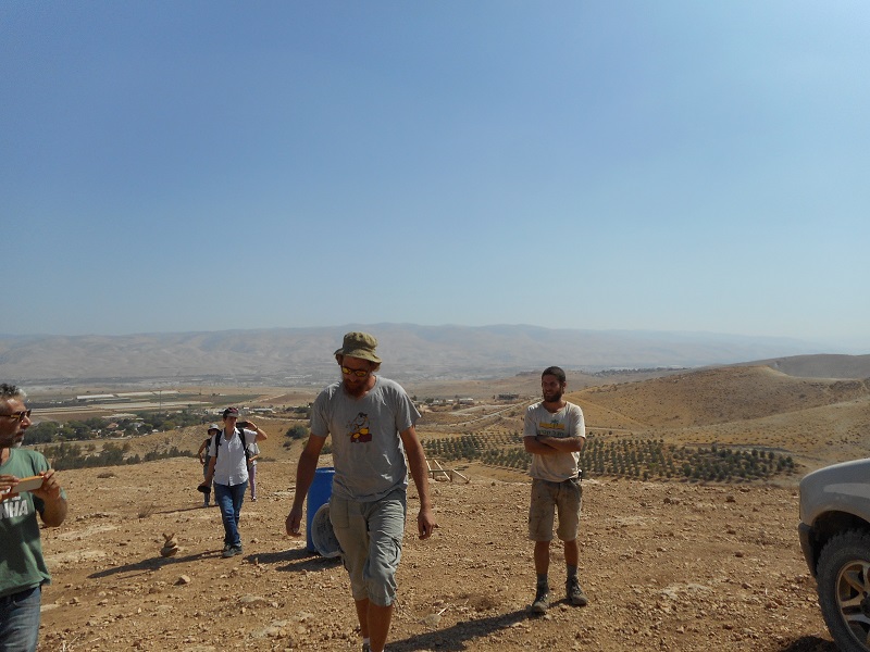 המתנחלים מסלעית שהגיעו לאיים.jpg