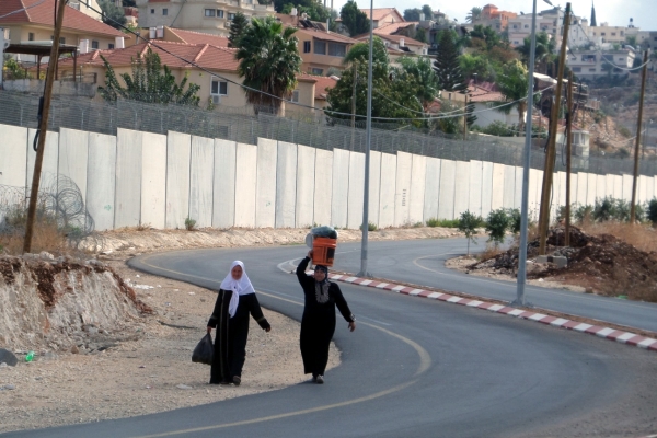 women azun 161116.jpg