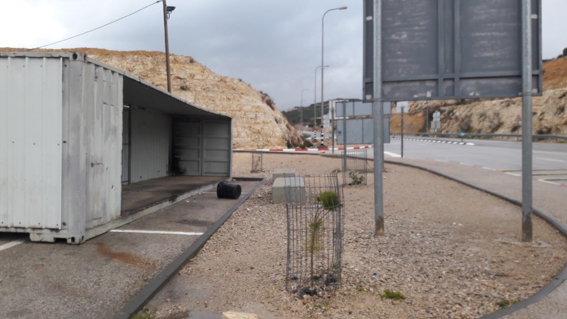 סככה חדשה במחסום בחניון העליון.jpg