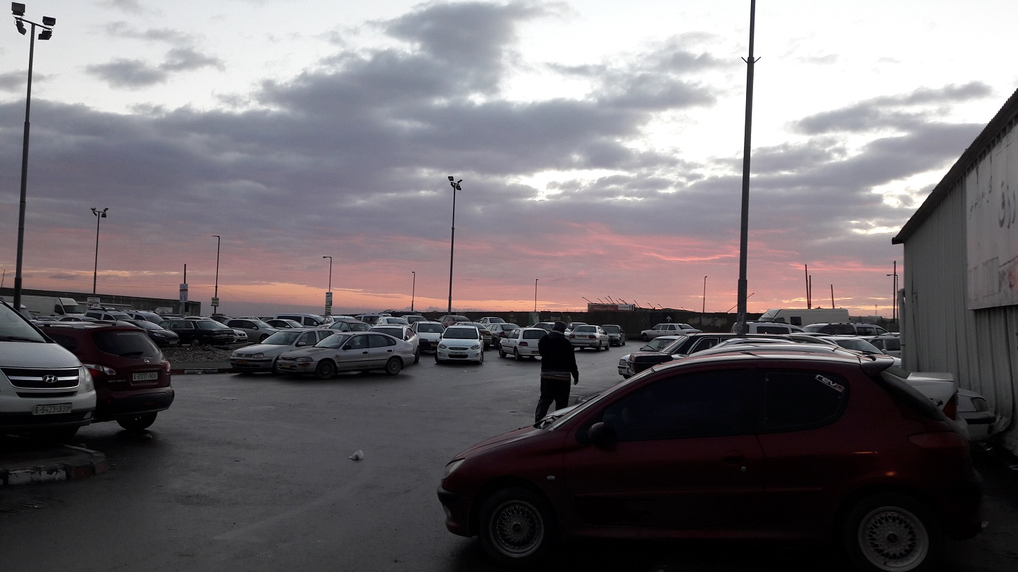 זריחה בקלנדיה 4 - 1.2.2017.jpg