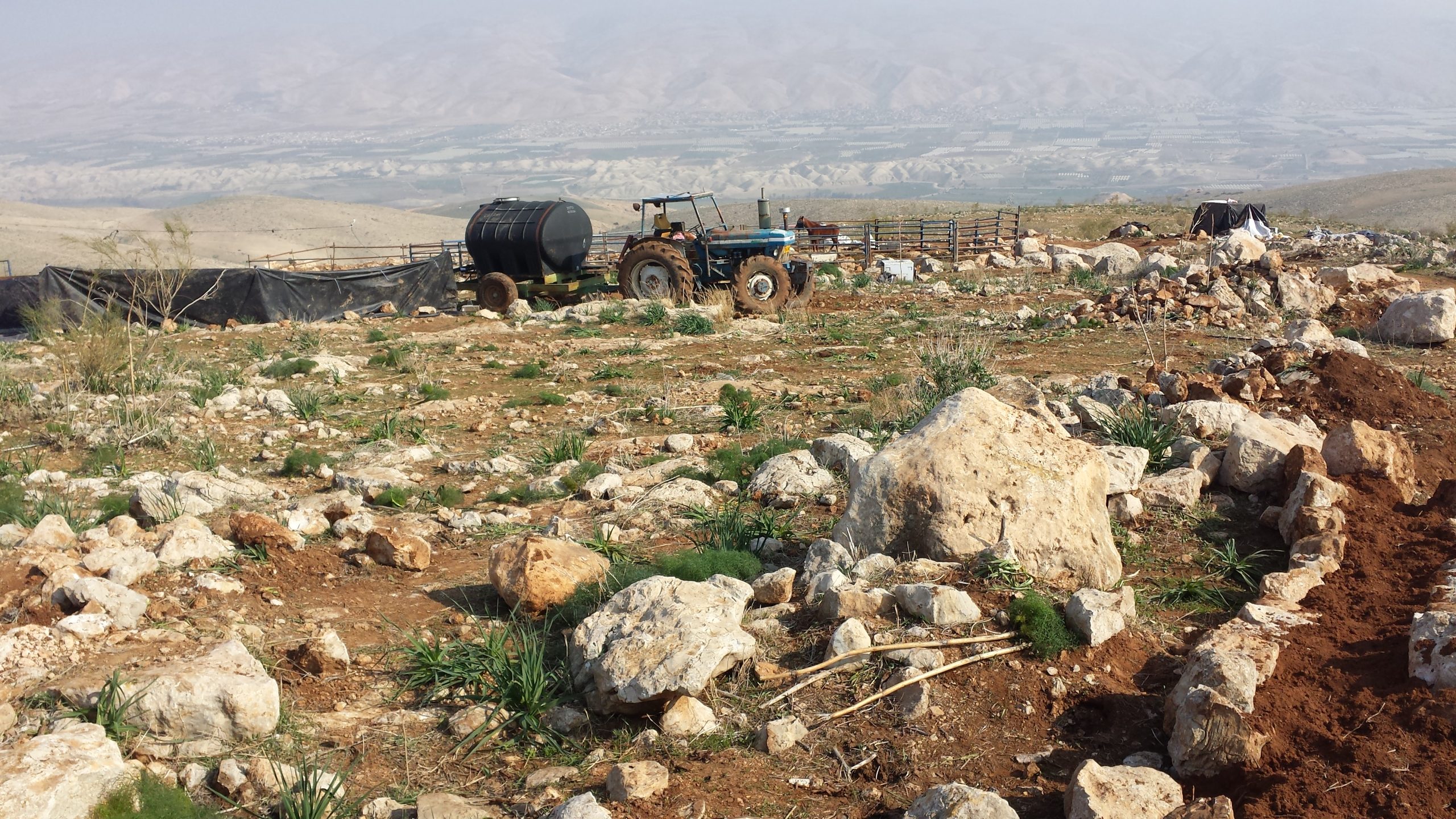 חוות יחיד באום זוקא.jpg