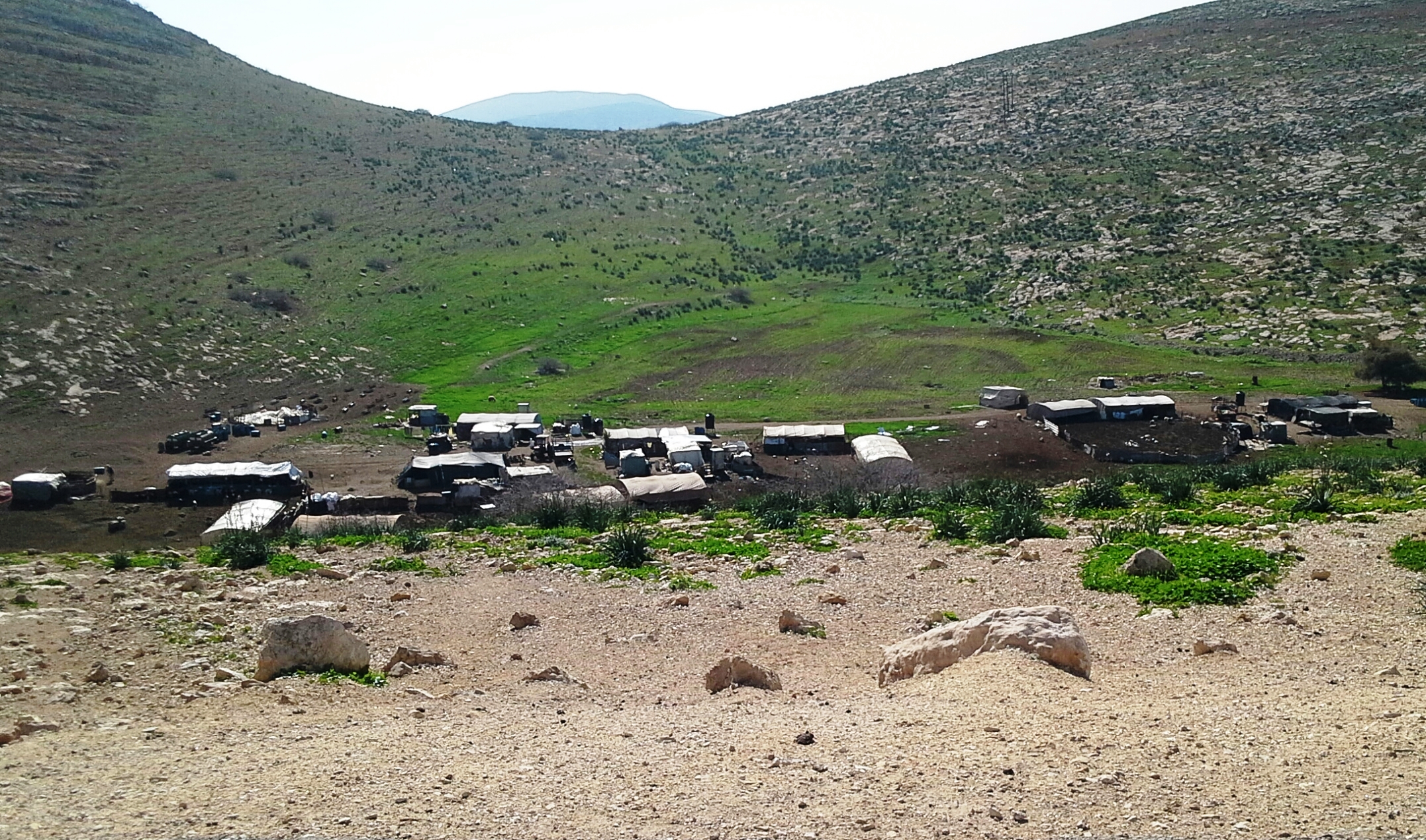 bik'at hajarden 2-2-17 007 אדמות ששייחים לבדואים על יד אום זוקה.jpg