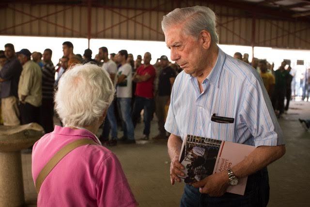 Hanna Barag with Nobel Prize winner Mario Vargas Llosa in Qalandiya 