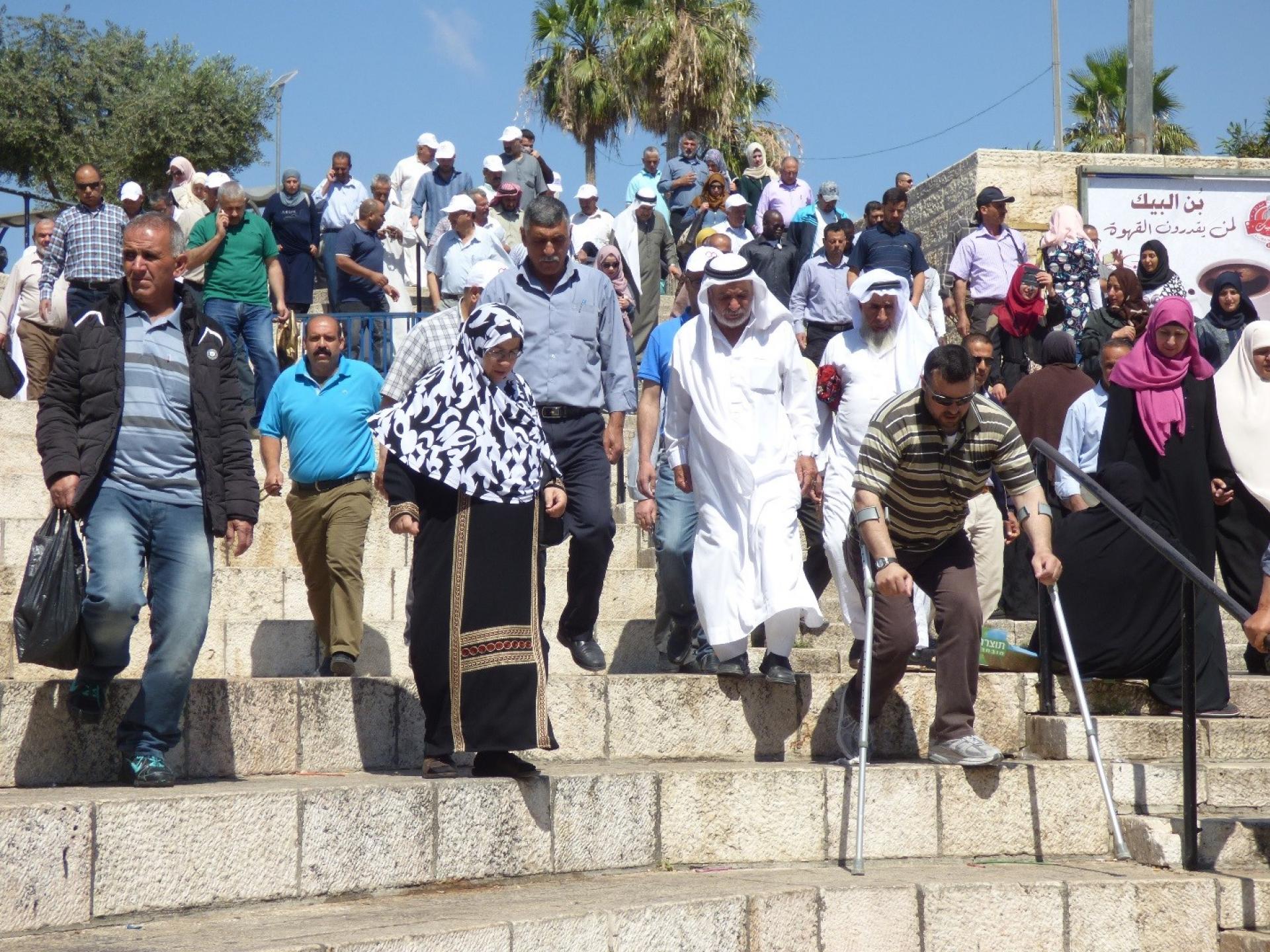 Ramadan worshipers arriving at Damascus Gate