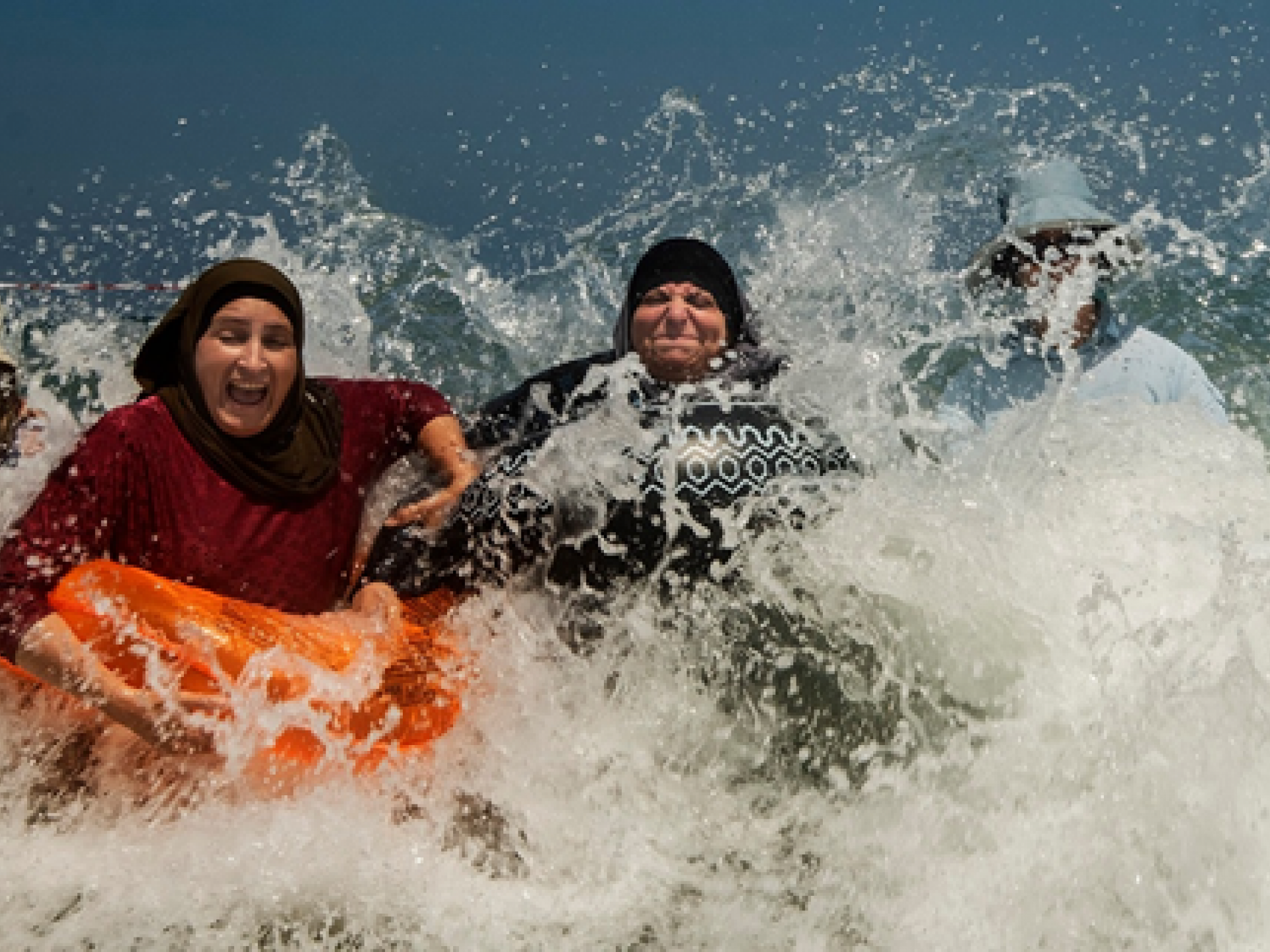 איזה גל! קבוצה מבורין