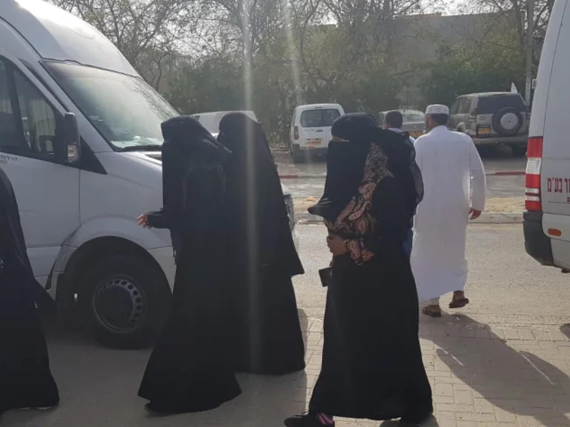 נשים בדואיות ממתינות להצבעה 17.9.2019