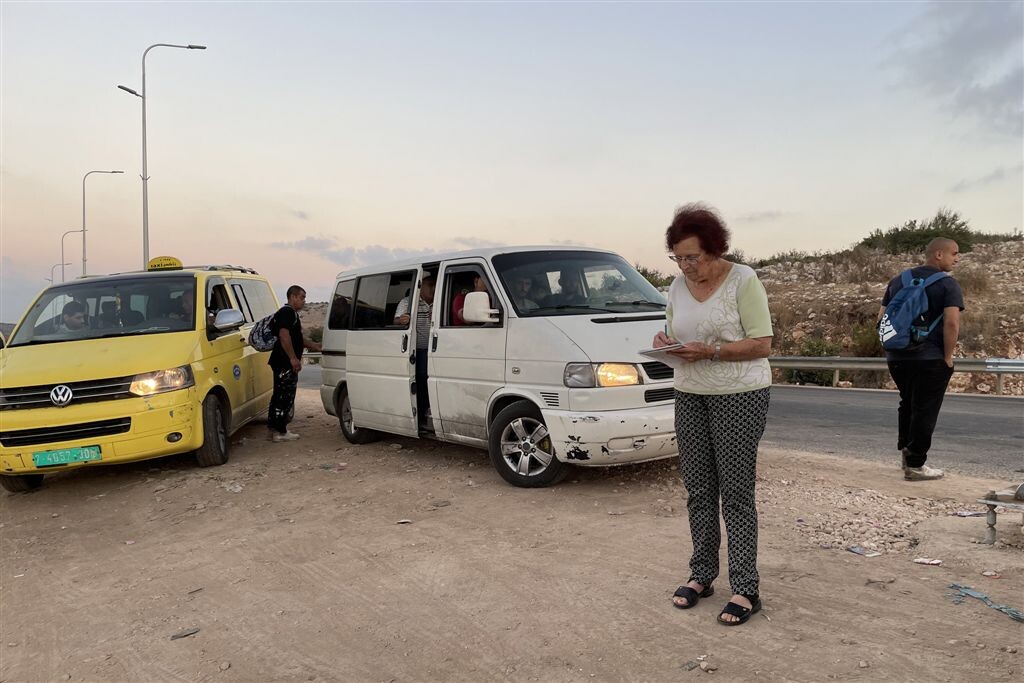 כביש 611: חנה מדווחת מאזור המעבר דרך גדר ההפרדה