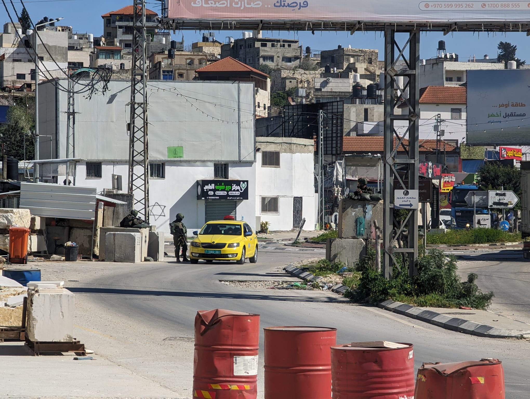 דיר שאראף – הכניסה לכפר