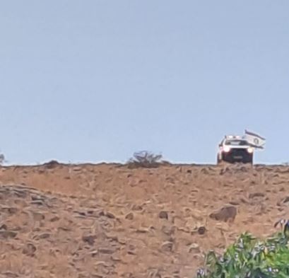 אל פאריסייה צפון בקעת הירדן: רכז התנחלות רותם משקיף על המאהל 