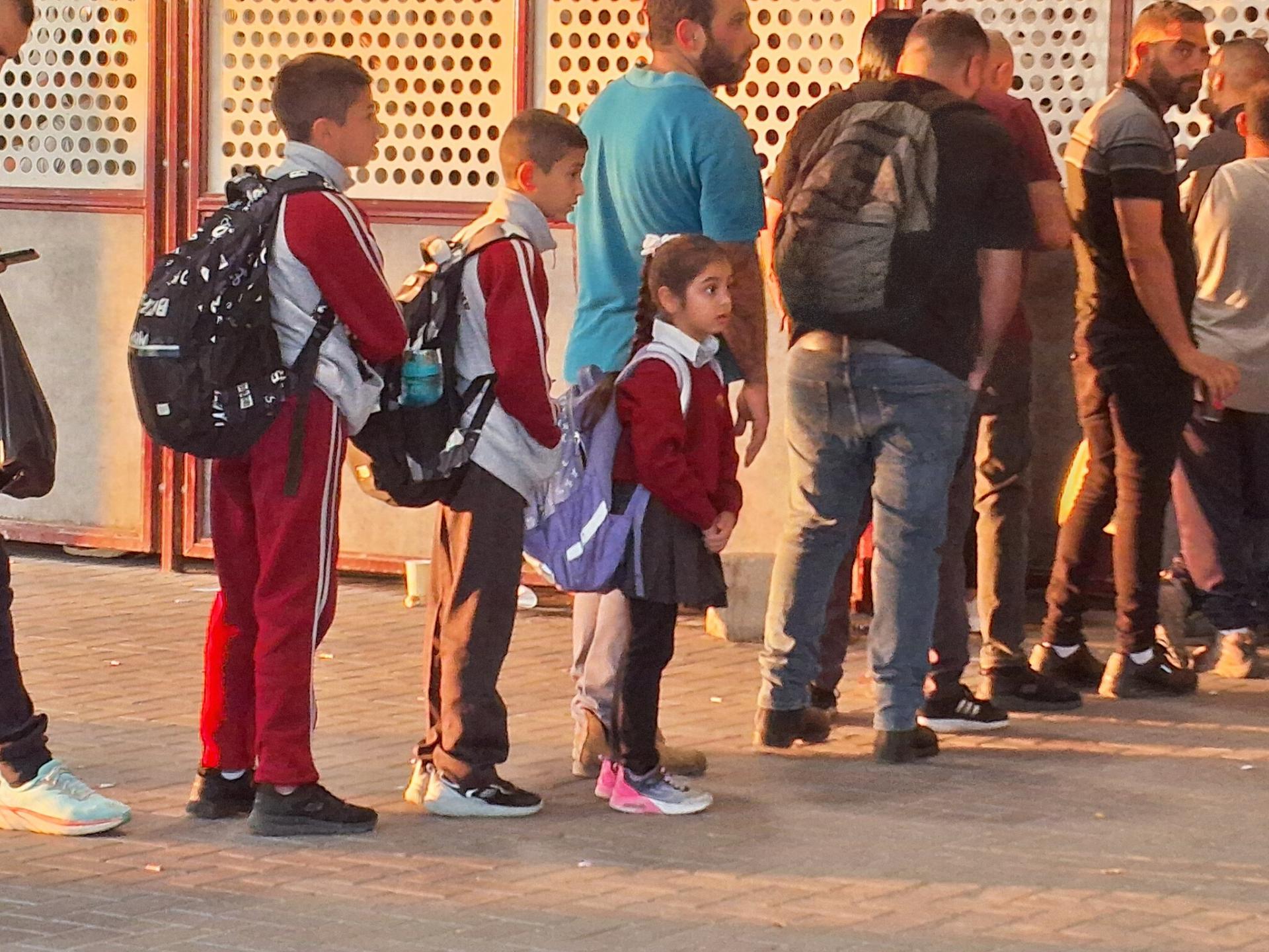 Qalandiya Checkpoint: Children on their way to school