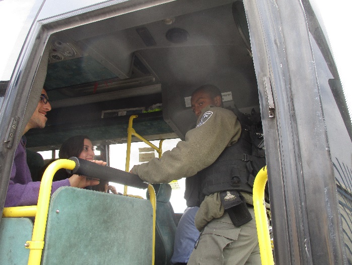 Qalandiya CP. April 9 2017. Tamar Fleishman.jpg