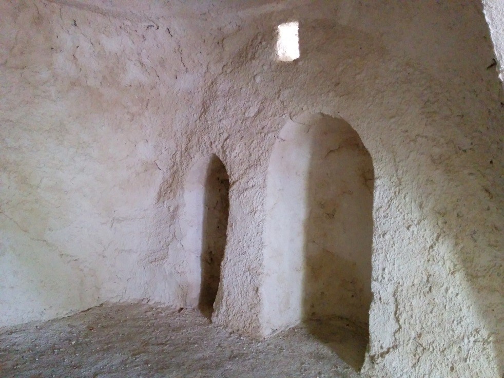 The tomb of double domes AWARTA 12.4.2017.jpg