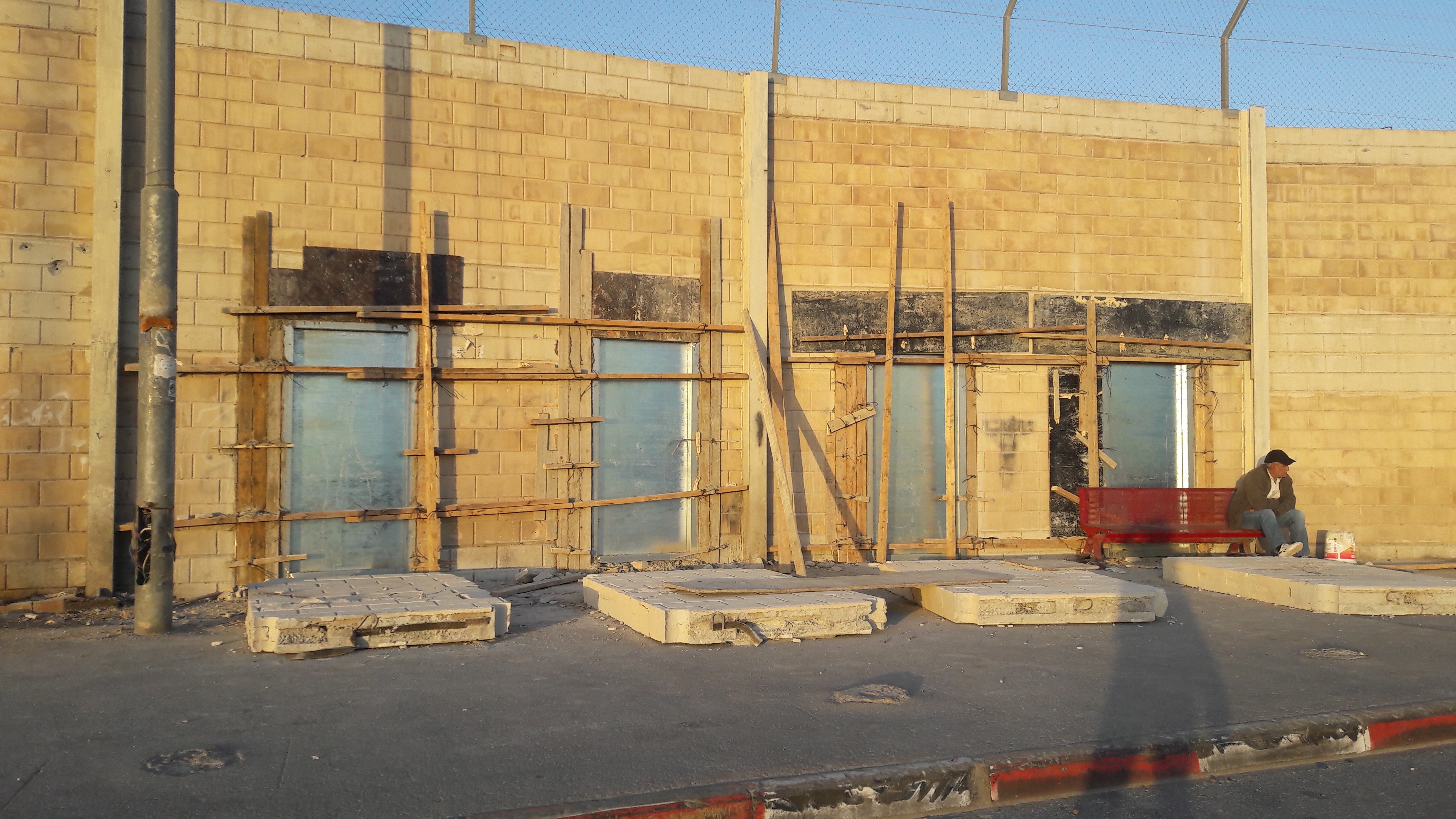 הפתחים החדשים - מהצד הפלסטיני - קלנדיה 8.6.17 רונית דהאן_0.jpg