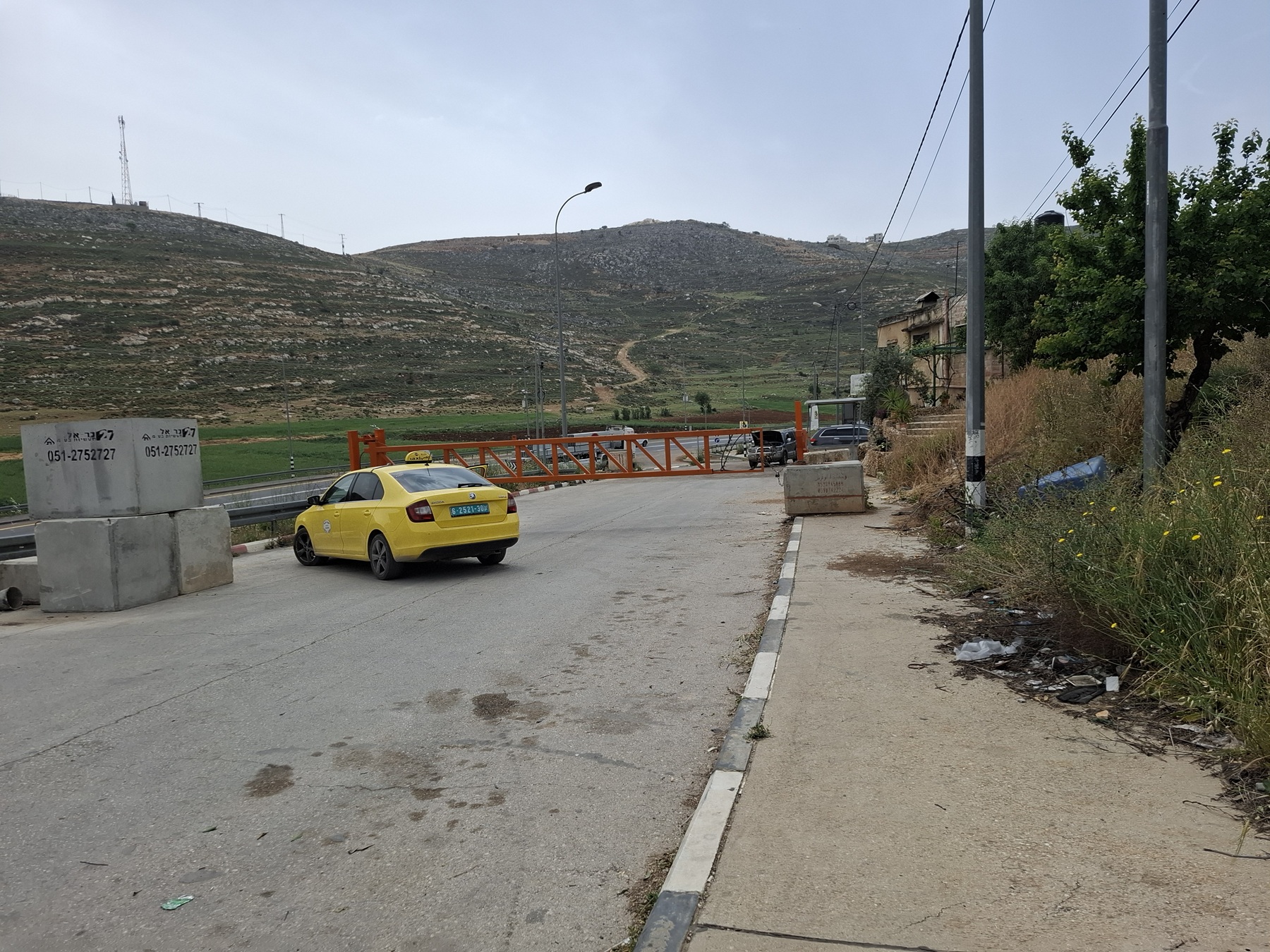 סנג'יל: הכניסה הראשית לכפר חסומה