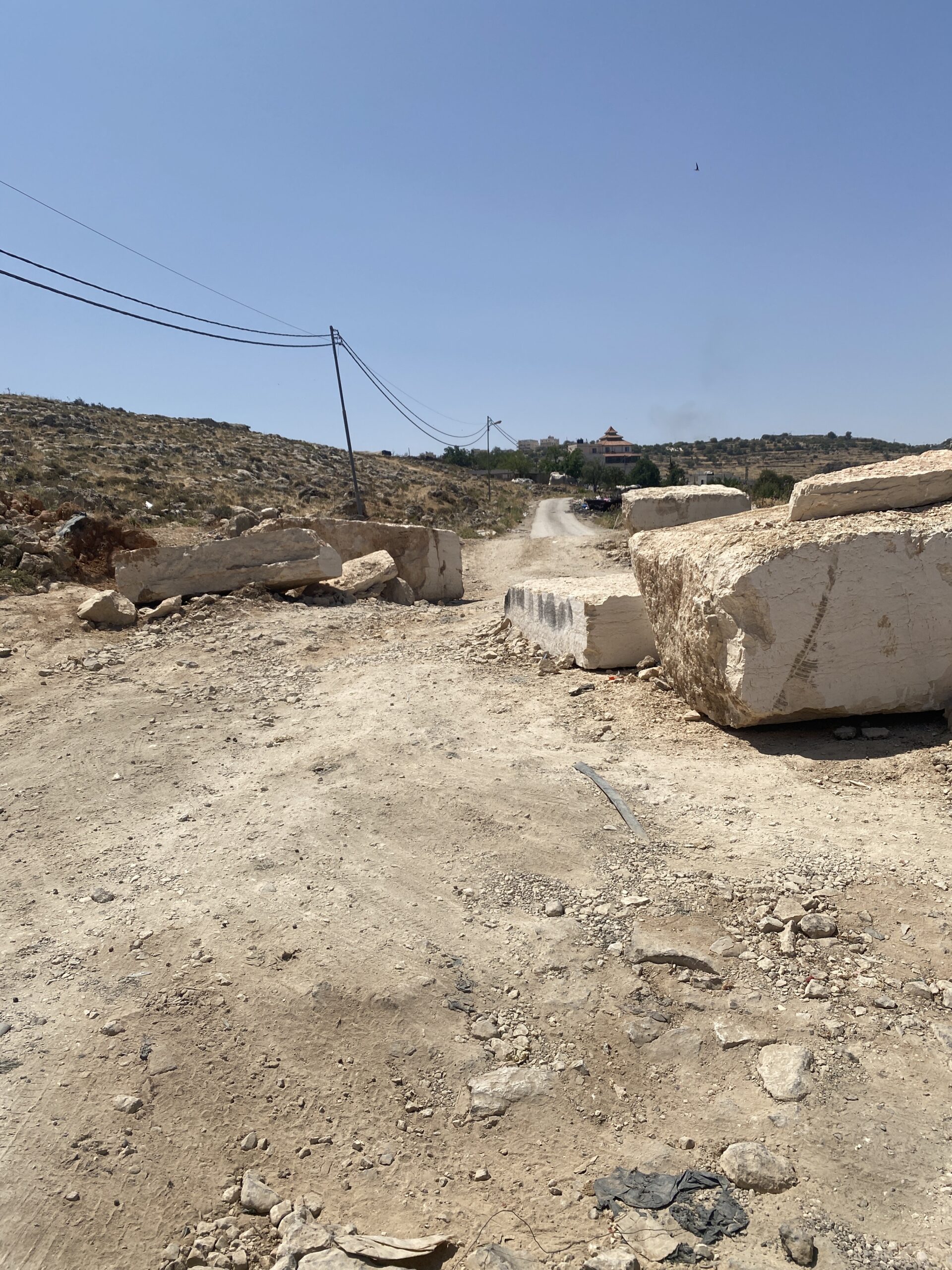 הדרך המשובשת לבית עטא