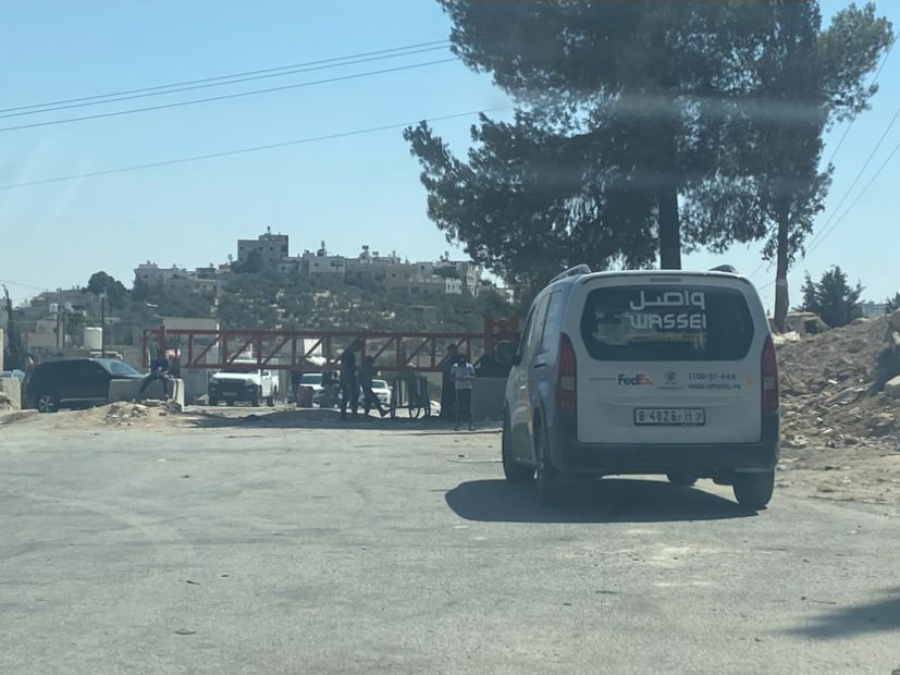 הכניסה הצפונית לדהריה ליד עותניאל סגורה