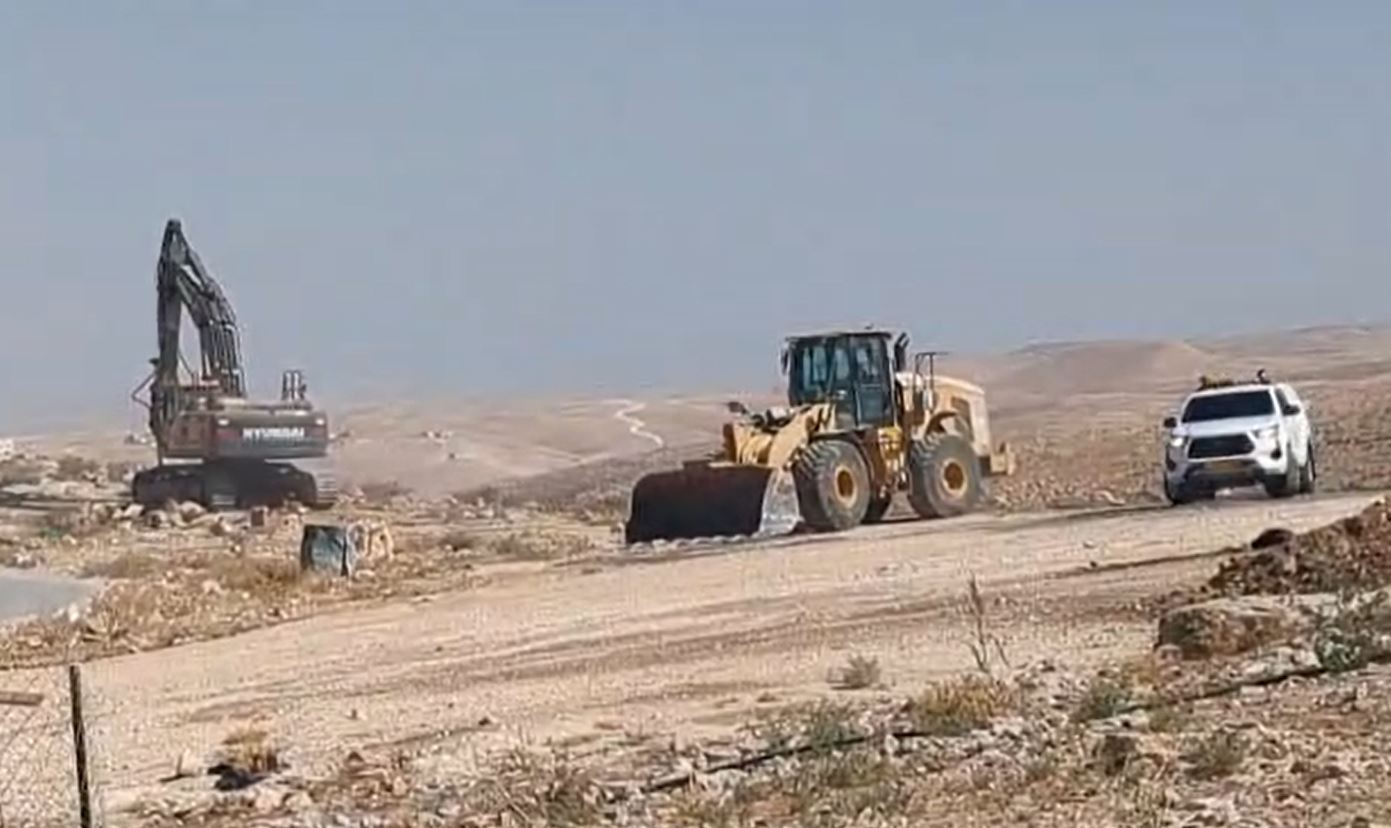 Expansion of the Carmel settlement right next to Umm al-Khir (1)