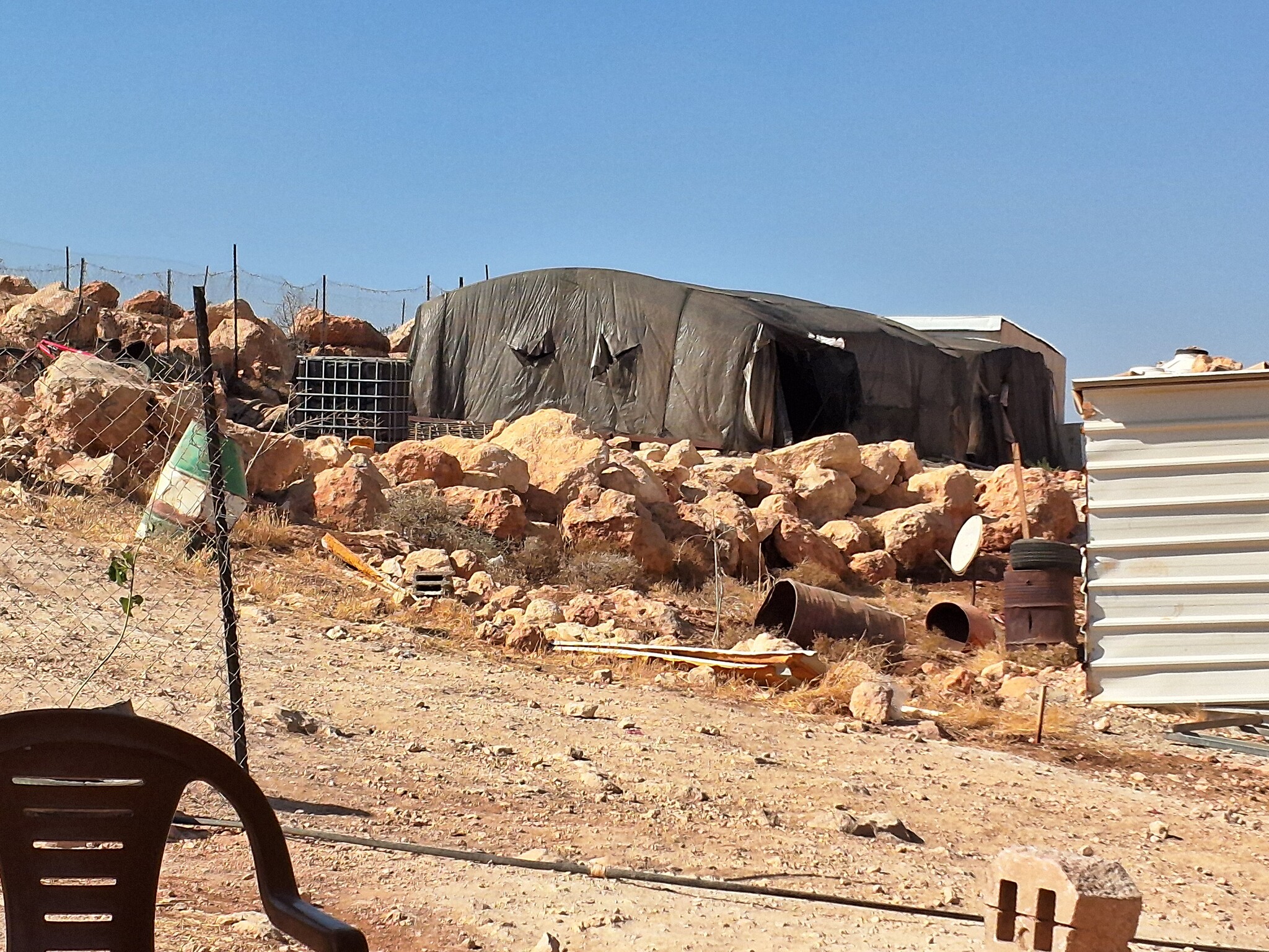 דומא: האוהל הקרוע במתחם הג’האלין 