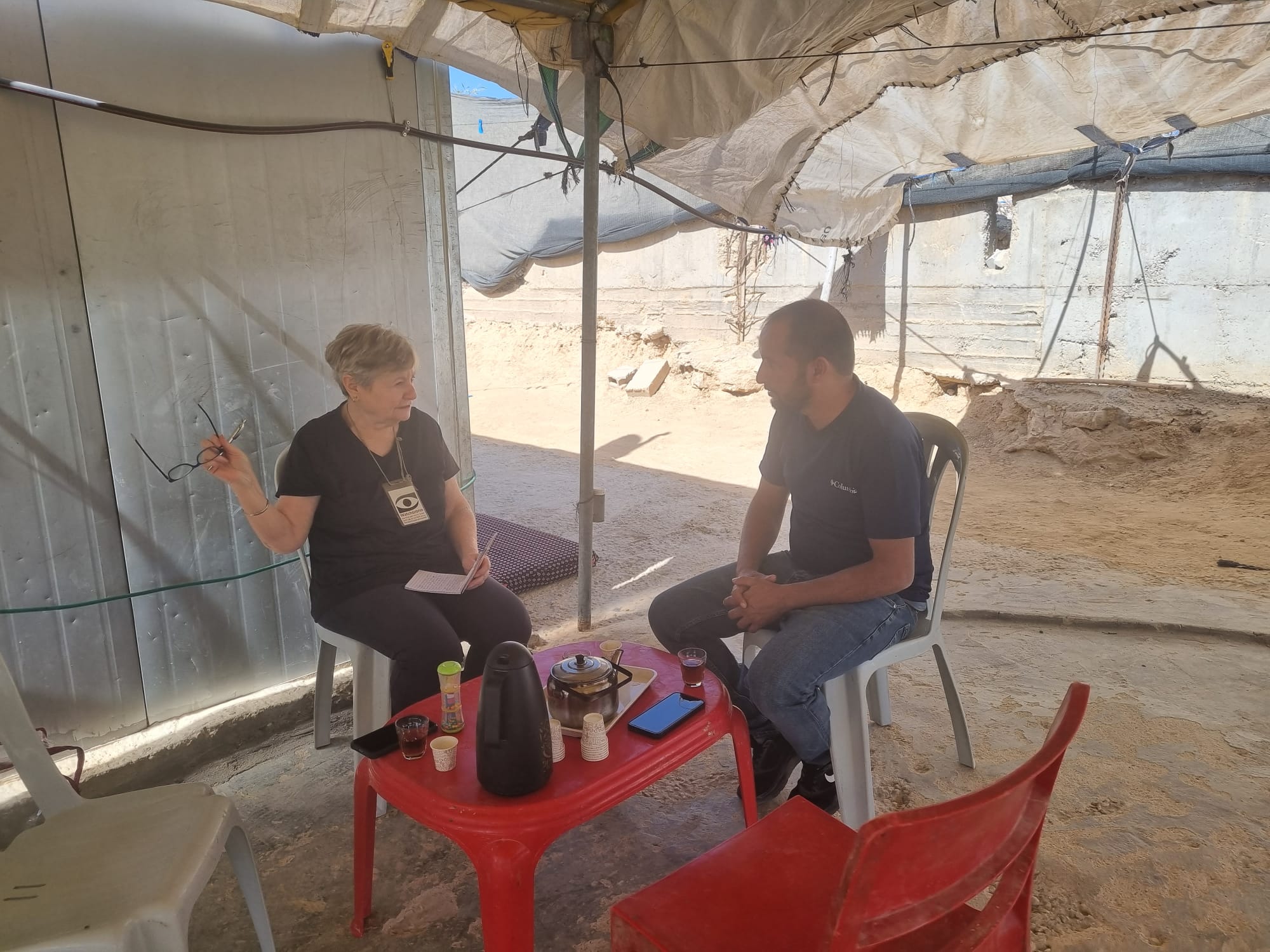 אום קוסא, בשיחה עם נאג'ח, ותעוד על יד סמדר