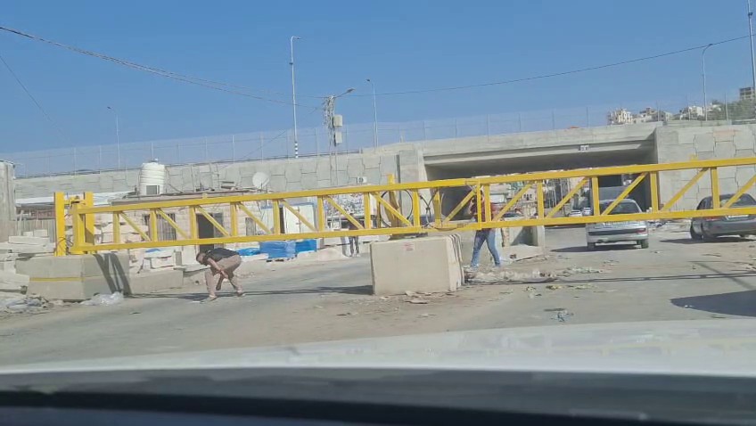 ביתא: עוברים מתחת לשער הסגור 