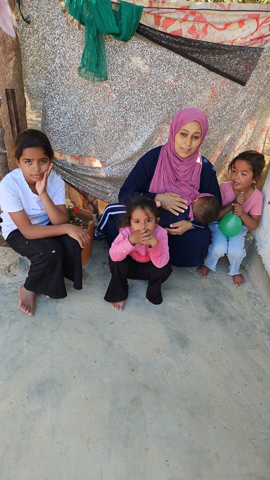 אום אל-ח'יר - דלאל וארבעת ילדיה