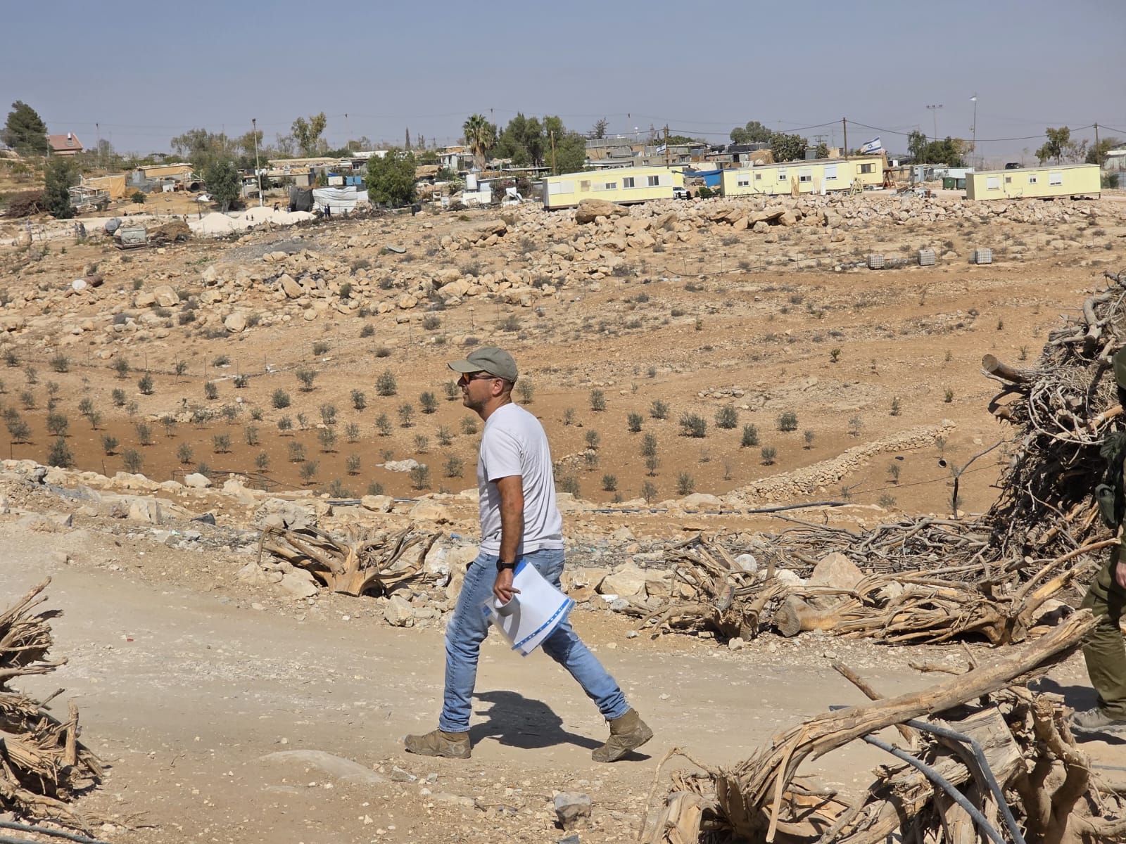 אום אל-ח'יר - מחלק צווי ההריסה