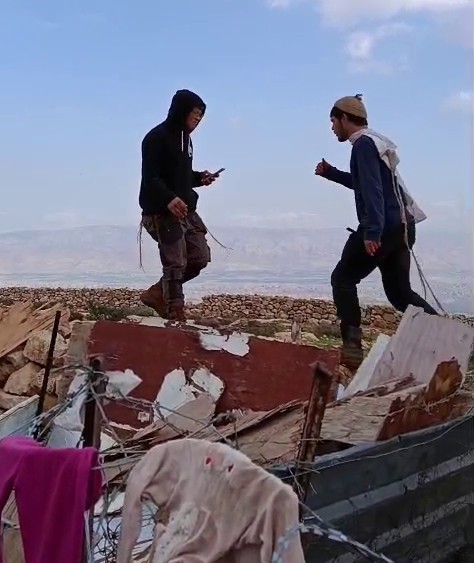 דומא: שני נערים מתנחלים מסתובבים 