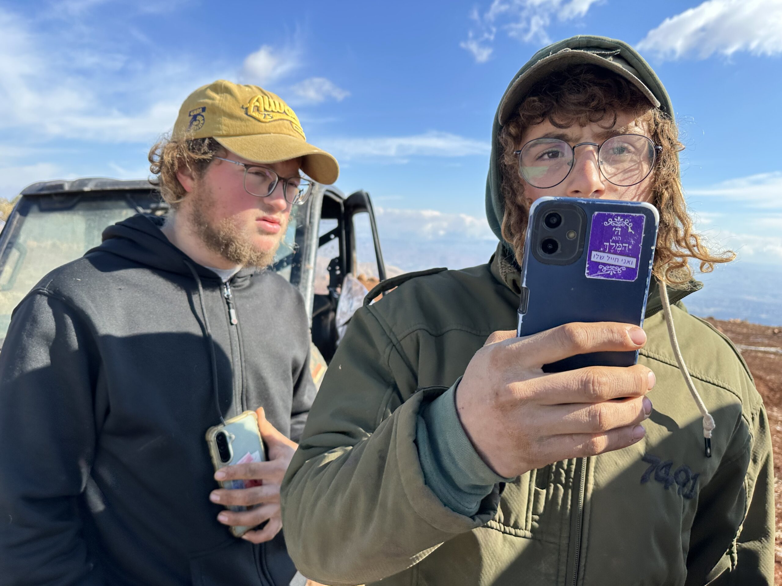 נורית מאויימת על ידי המתנחלים מקרוב