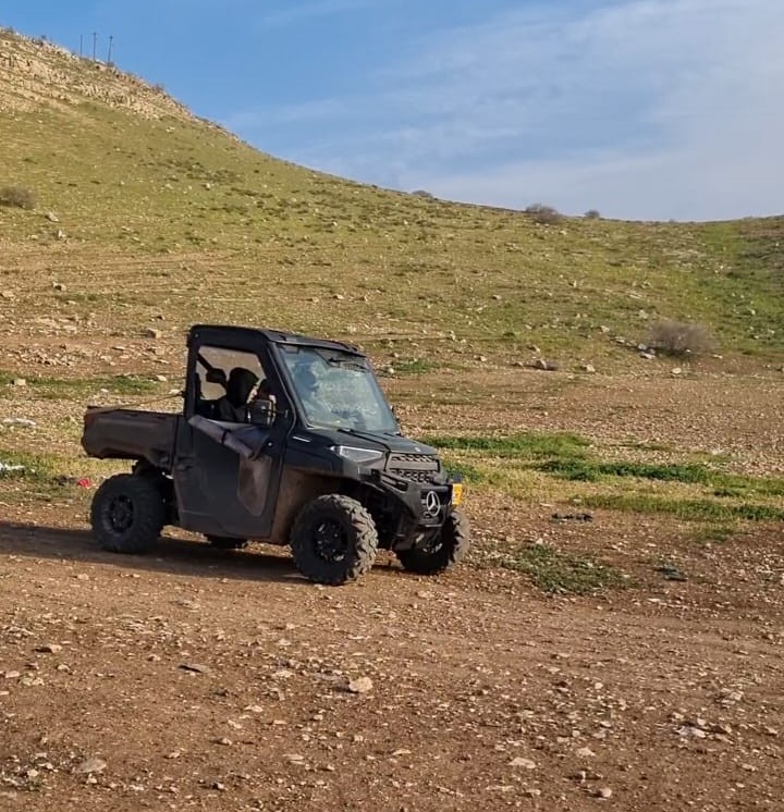 בקעת הירדן. טרקטורון מתנחלים 