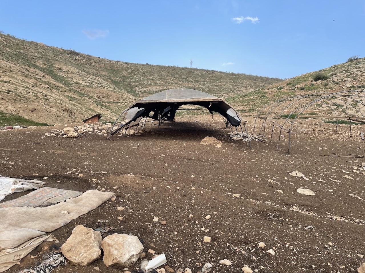 סמרה. אחד האוהלים הנטושים 