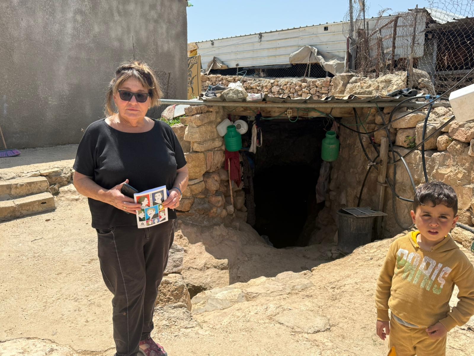 הכניסה למערה המשמשת מקלט במלחמה למשפחת נעימן