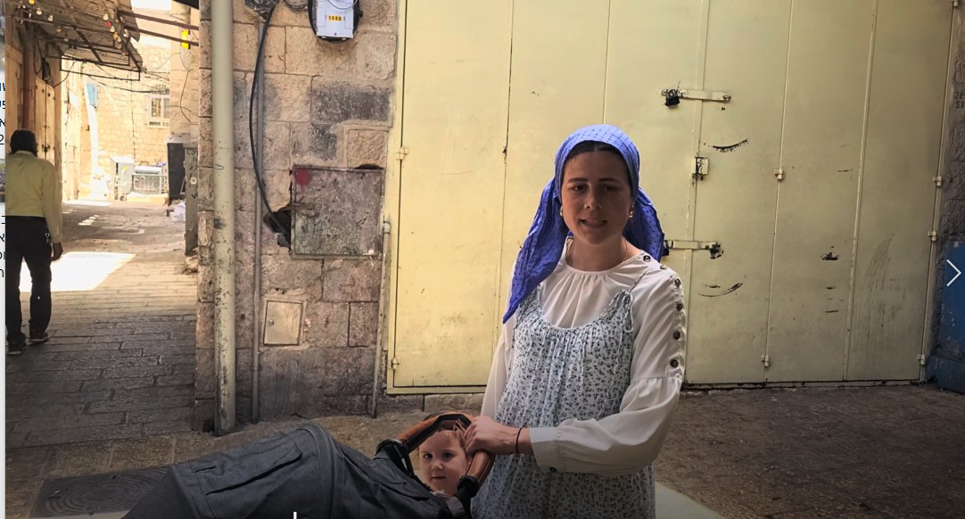 Jerusalem. "I’m for Jerusalem Day, against violence" (A resident of the Muslim Quarter)