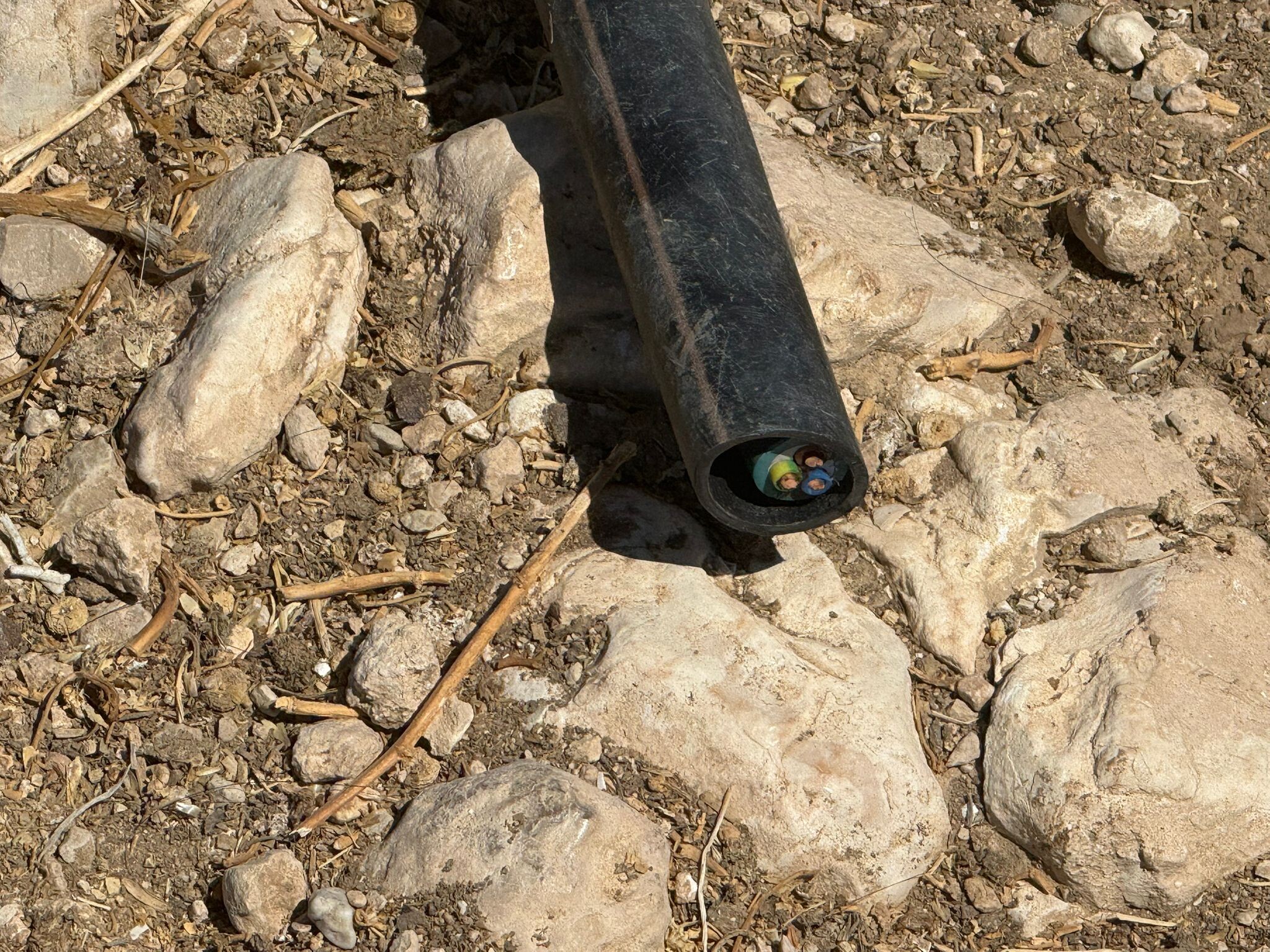 5 - Cut electrical conduit